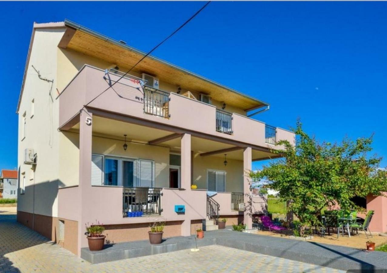 Holiday House Andrija بيبينيا المظهر الخارجي الصورة